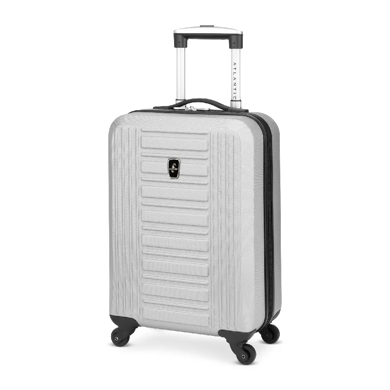 Travel Jewelry Organizers in Velvet with Multiple Compartments in PurpleAtlantic Acclaim II Carry-On Luggage Travel Jewelry Organizers in Velvet with Multiple Compartments in PurpleAtlantic Acclaim II Carry-On Luggage