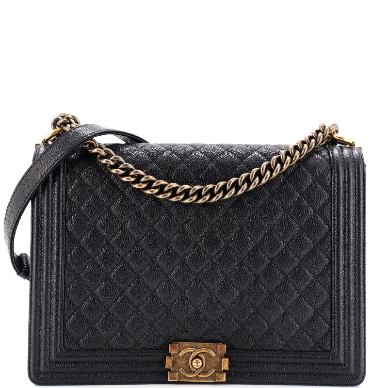 Women's Shoulder Bag with Faux Fur Strap in White for Winter StyleWomen's Waterproof Nylon Shoulder Bag in Green for HikingBoy Flap Bag Quilted Caviar Large Women's Shoulder Bag with Faux Fur Strap in White for Winter StyleWomen's Waterproof Nylon Shoulder Bag in Green for HikingBoy Flap Bag Quilted Caviar Large