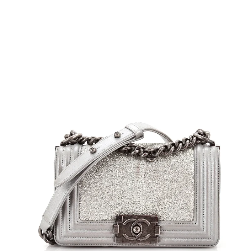Women's Shoulder Bag with Fringe Details in Brown for a Bohemian StyleLeather Shoulder Bag with Magnetic Closure in Black for Quick AccessBoy Flap Bag Stingray Small Women's Shoulder Bag with Fringe Details in Brown for a Bohemian StyleLeather Shoulder Bag with Magnetic Closure in Black for Quick AccessBoy Flap Bag Stingray Small