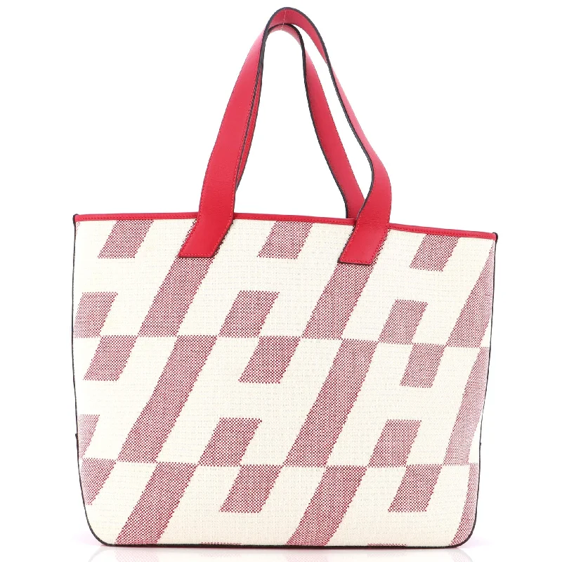 Faux Fur - Trimmed Tote Bag in White for a Cozy Winter LookCabas H en Biais Tote Canvas with Leather 40