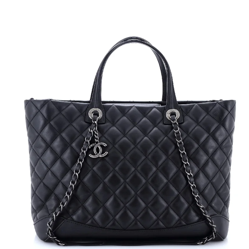 Quilted Tote Bag in Cream with Silver Hardware for a Classic and Sophisticated StyleEasy Shopping Tote Quilted Calfskin Large Quilted Tote Bag in Cream with Silver Hardware for a Classic and Sophisticated StyleEasy Shopping Tote Quilted Calfskin Large