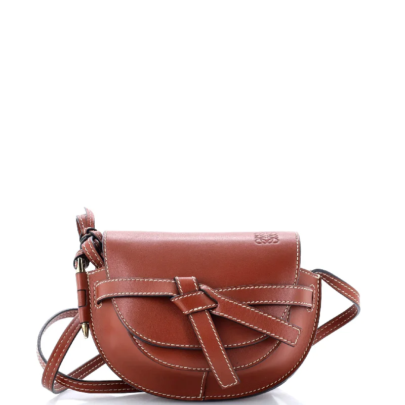 Leather Shoulder Bag with Magnetic Closure in Black for Quick AccessGate Shoulder Bag Leather Mini