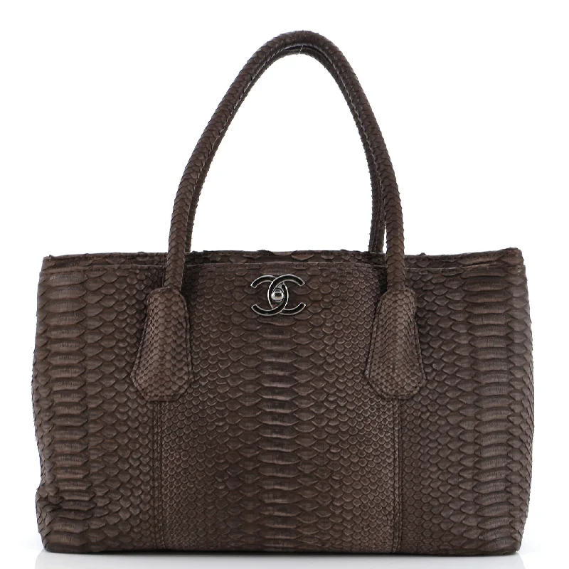 Tote Bag with RFID - Blocking Pocket in Black for Protecting Your Cards and InformationShopping Tote Python Medium