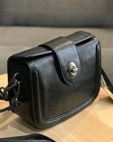 Embroidered Denim Shoulder Bag in Blue for a Vintage VibeVintage Womens Leather Black Small Handbag Shoulder Bag Purse Brown Handbag for Ladies