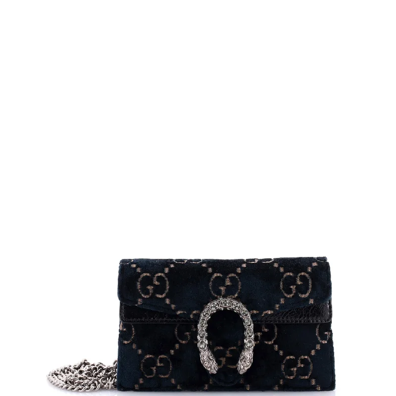 Leather Shoulder Bag with Magnetic Closure in Black for Quick AccessQuilted Shoulder Bag in Cream for a Classic and Elegant LookDionysus Bag GG Velvet Super Mini Leather Shoulder Bag with Magnetic Closure in Black for Quick AccessQuilted Shoulder Bag in Cream for a Classic and Elegant LookDionysus Bag GG Velvet Super Mini